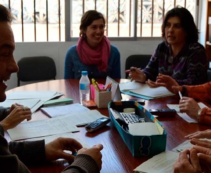 Órganos responsables y equipo trabajando en conjunto.