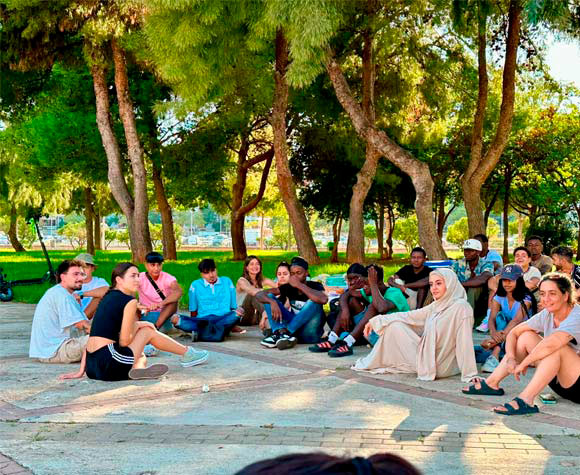 Objetivos del programa Educadores de Calle de GREC: acompañamiento y apoyo social a jóvenes.