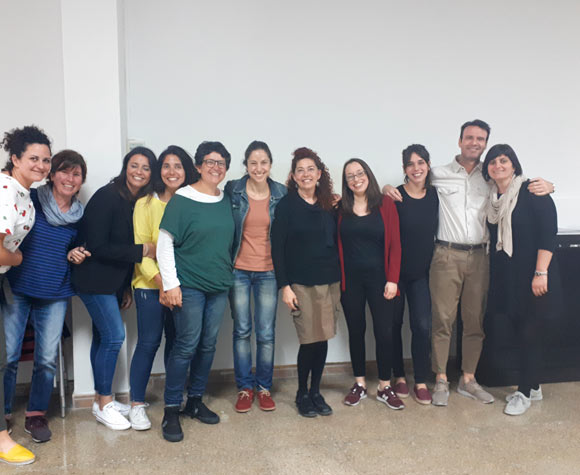 Objetivos del servicio de vivienda para personas con salud mental grave, ofreciendo atención integral y apoyo.